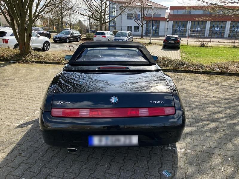 Gebraucht Alfa Romeo Spider 150 PS (110 kW) 1997 Schwarz Cabrio