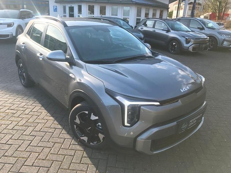 Neu Kia Stonic Silver 101 PS (74 kW) 2026 Grau SUV