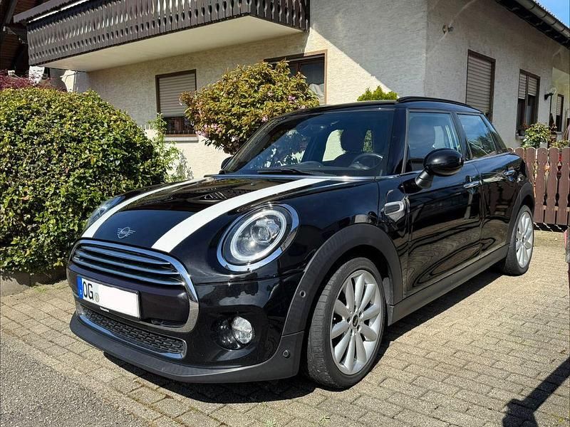 Usata Mini Cooper D 116 CV (85 kW) 2019 Nero Utilitaria