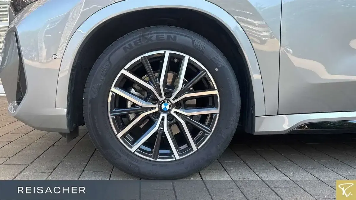 Gebraucht BMW X1 M Sport 163 PS (119 kW) 2025 Spacesilber metallic SUV