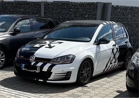 Schwarz Gebraucht 2014 VW Golf VII GTI Kleinwagen | 13.000 € (Guter Preis) - Bild 1/4