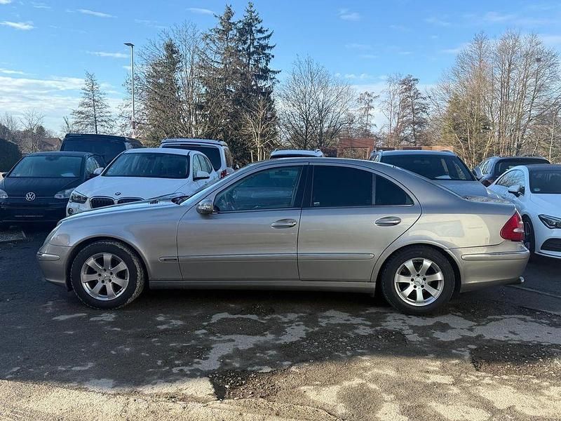 Gebraucht Mercedes E200 163 PS (119 kW) 2004 Silber Limousine
