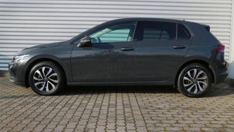 Gebraucht VW Golf VIII Active 150 PS (110 kW) 2022