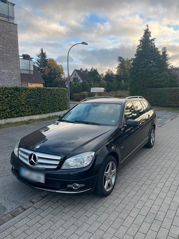 Schwarz Gebraucht 2009 Mercedes C200 Avantgarde Kombi | 4.000 € - Bild 1/4