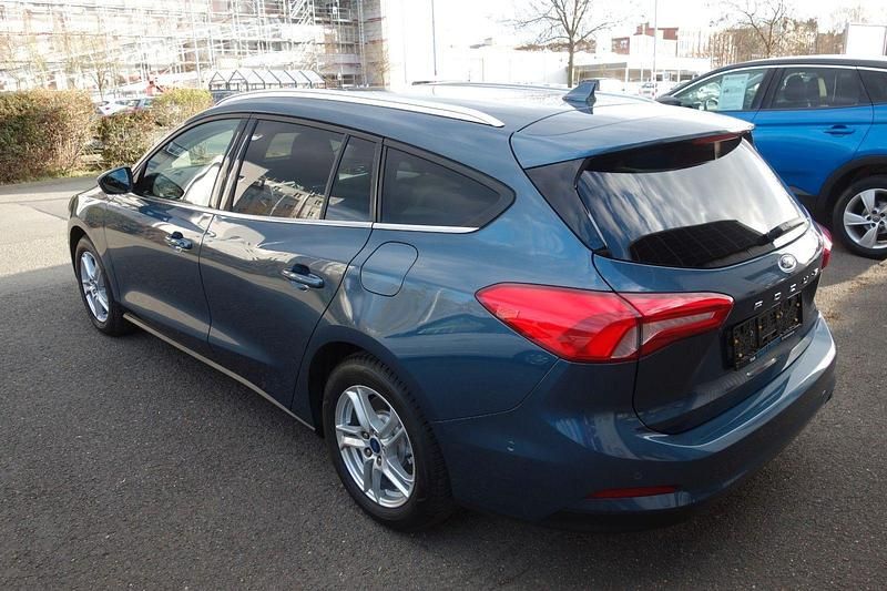 Gebraucht Ford Focus Cool & Connect 125 PS (91 kW) 2021 Blau Kombi