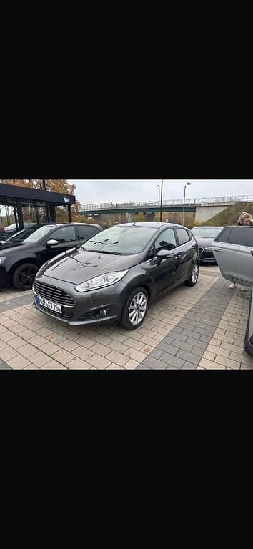 Gebraucht Ford Fiesta Titanium 101 PS (74 kW) 2015 Grau Limousine
