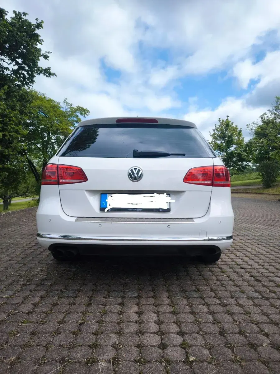 Gebraucht VW Passat Comfortline 140 PS (102 kW) 2012 Weiß Kombi