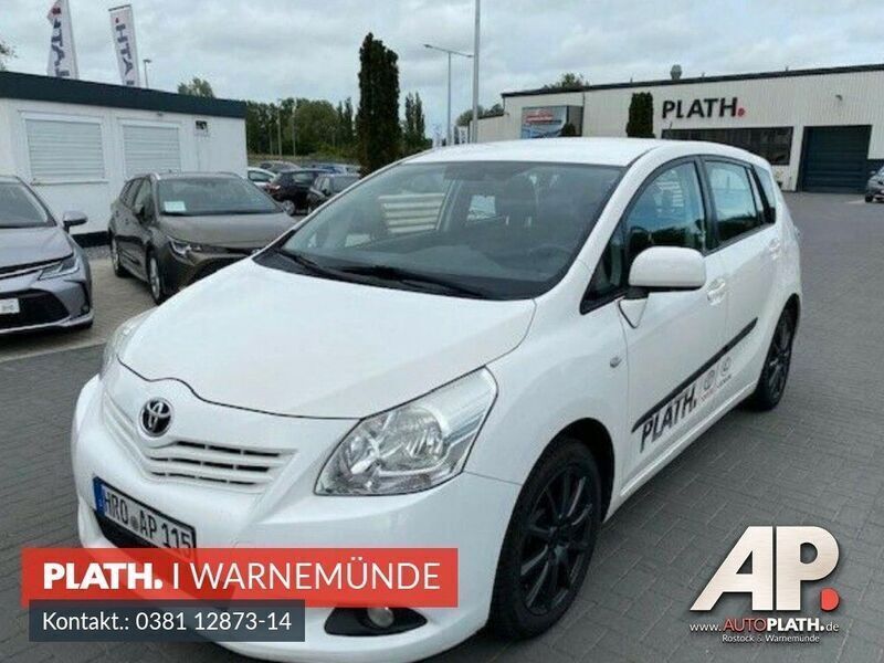 Weiß Gebraucht 2011 Toyota Verso Life Van / Kleinbus | 8.490 € - Bild 1/4