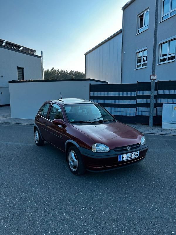 Rot Gebraucht 1996 Opel Corsa Kleinwagen | 850 € (Guter Preis) - Bild 1/4