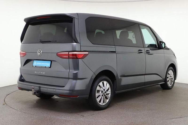 Gebraucht VW Multivan Life 150 PS (110 kW) 2024 Grau Van