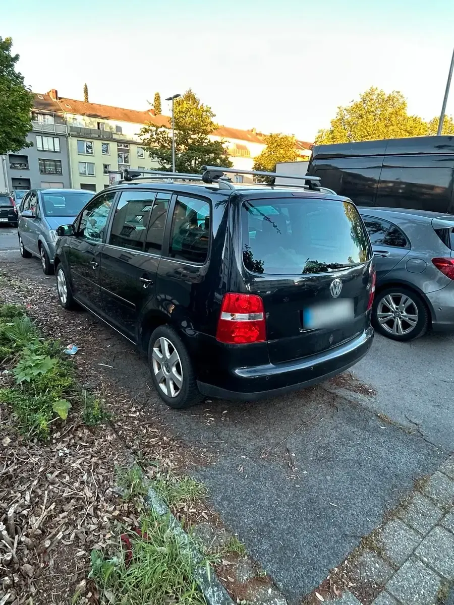 Gebraucht VW Touran 105 PS (77 kW) 2005 Schwarz Van / Kleinbus
