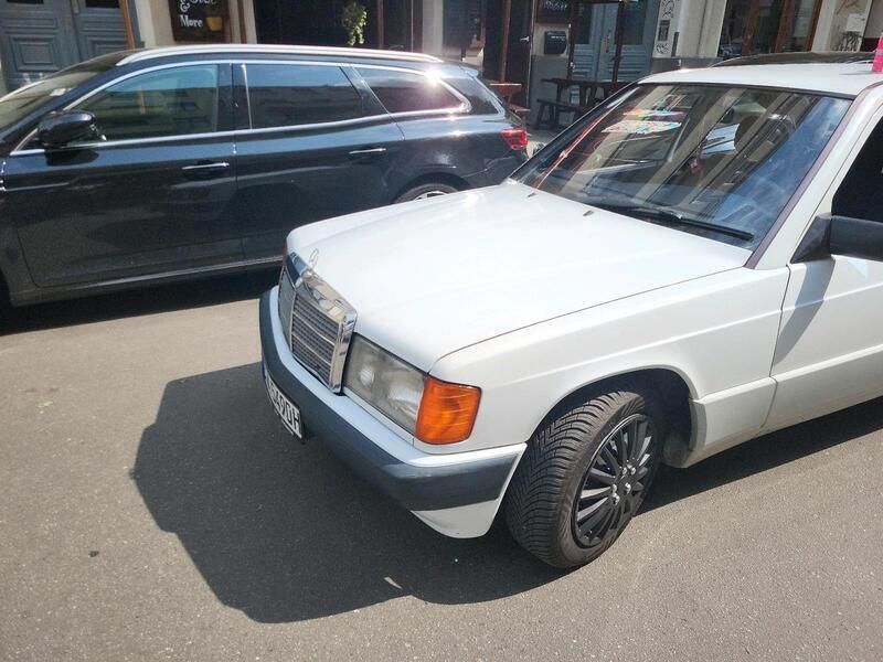 Weiß Gebraucht 1992 Mercedes 190 Limousine | 4.000 € - Bild 1/4