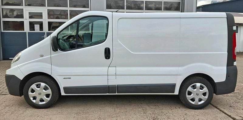 Gebraucht Renault Trafic 115 PS (84 kW) 2012 Weiß Van / Kleinbus