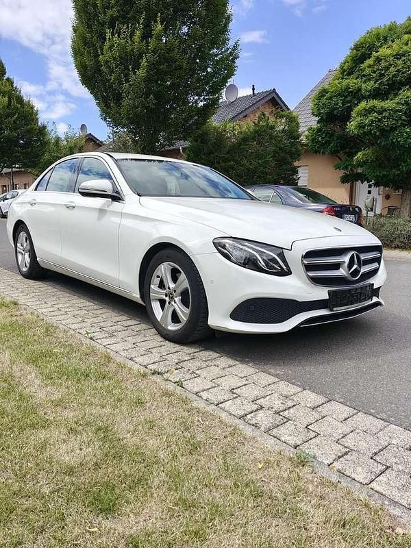 Gebraucht Mercedes E200 Avantgarde 184 PS (135 kW) 2018 Limousine