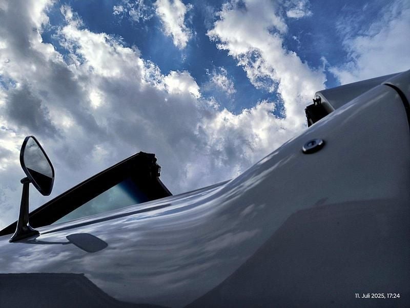 Gebraucht Chevrolet Corvette C3 180 PS (132 kW) 1977 Weiß Cabrio