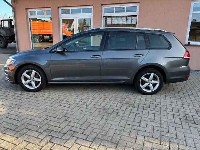 Gebraucht VW Golf VII Join 110 PS (80 kW) 2018 Grau Kombi