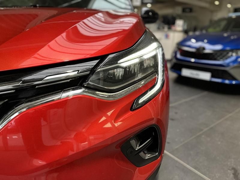 Gebraucht Renault Captur Intens 131 PS (96 kW) 2020 Rot SUV