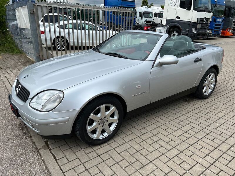 Gebraucht Mercedes SLK230 193 PS (141 kW) 1996 Silber Cabrio