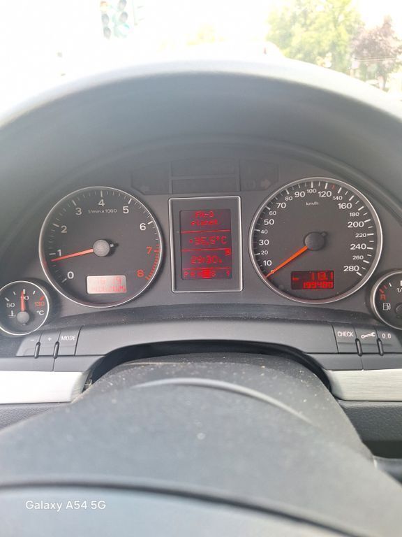 Schwarz Gebraucht 2006 Audi A4 Sport Kombi | 8.900 € - Bild 1/4
