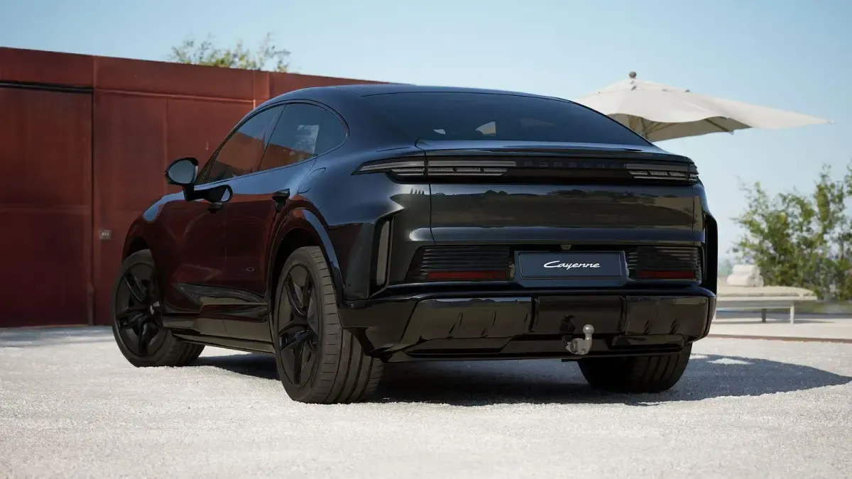 Neu Porsche Cayenne Turbo Coupe 22 kW (30 PS) 2026 Schwarz SUV