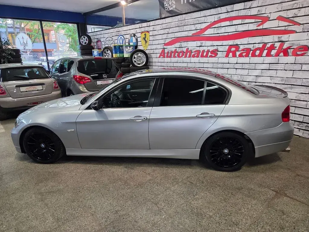 Gebraucht BMW 320 Performance 150 PS (110 kW) 2005 Titansilber (metallic) Limousine