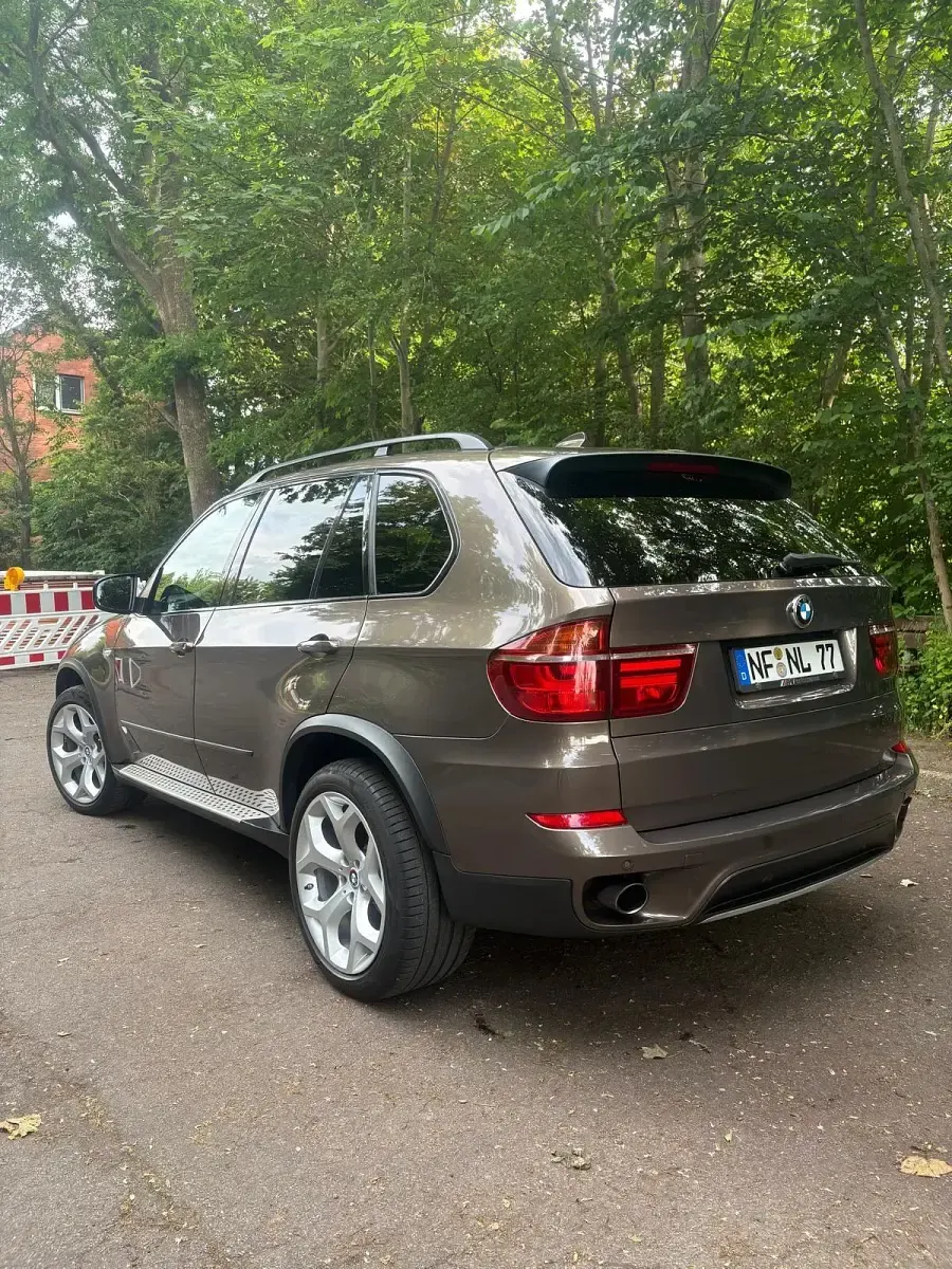 Gebraucht BMW X5 249 PS (183 kW) 2011 Braun SUV