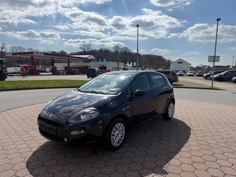 Gebraucht Fiat Punto More 69 PS (50 kW) 2018 Schwarz Kleinwagen
