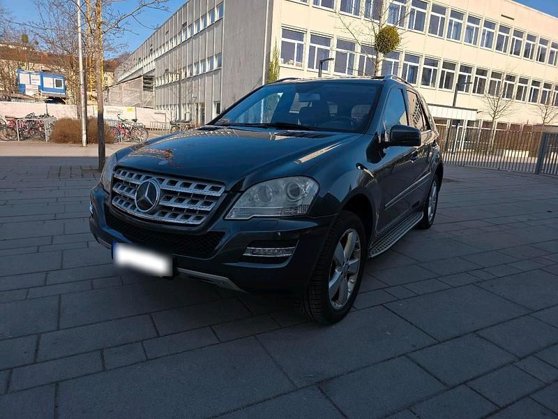 Gebraucht Mercedes ML350 231 PS (169 kW) 2010 Grau SUV