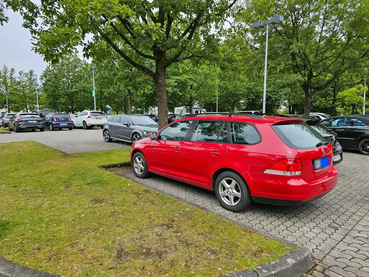 Gebraucht VW Golf V 102 PS (75 kW) 2009 Rot Kombi