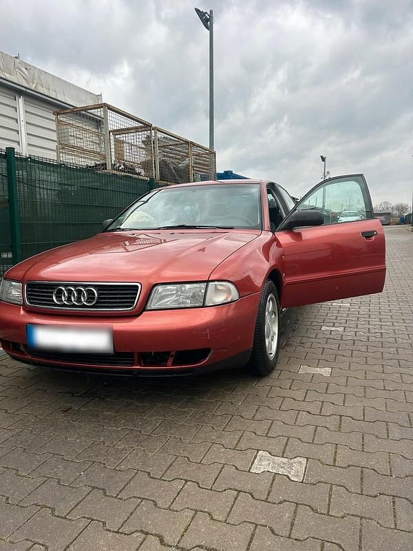 Second-hand Audi A4 125 CP (91 kW) 1995 Roșu Berlinǎ