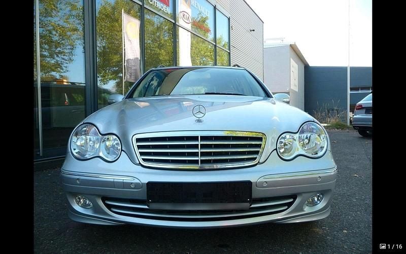 Gebraucht Mercedes 180 143 PS (105 kW) 2005 Silber Limousine