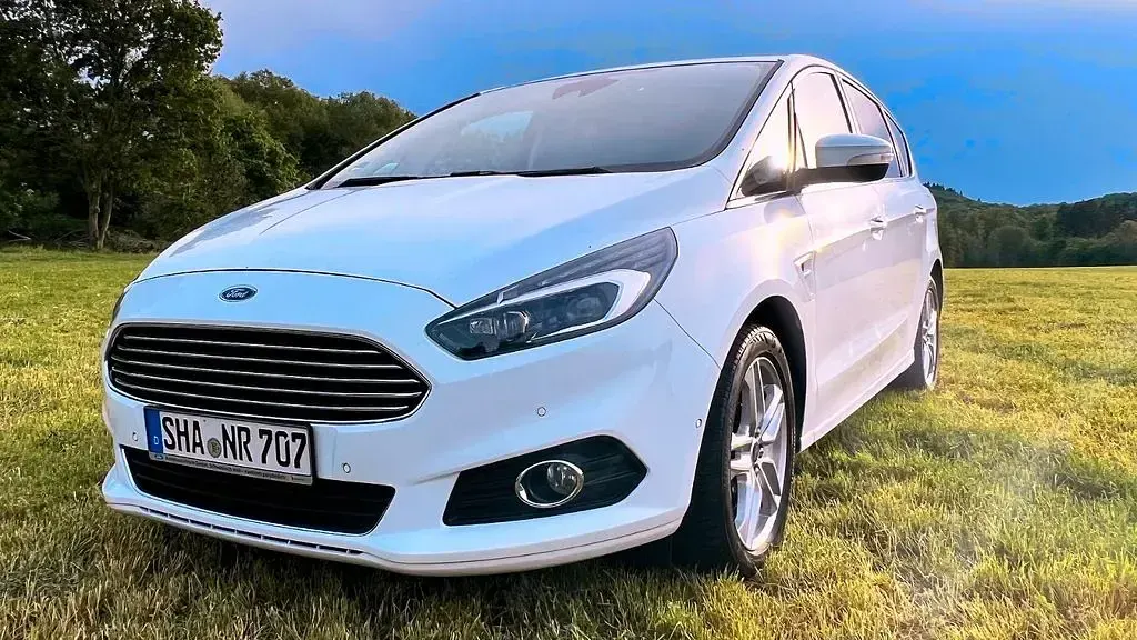 Gebraucht Ford S-MAX Titanium 150 PS (110 kW) 2017 Weiß Van / Kleinbus