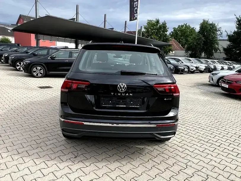 Gebraucht VW Tiguan Life 150 PS (110 kW) 2022 Schwarz SUV