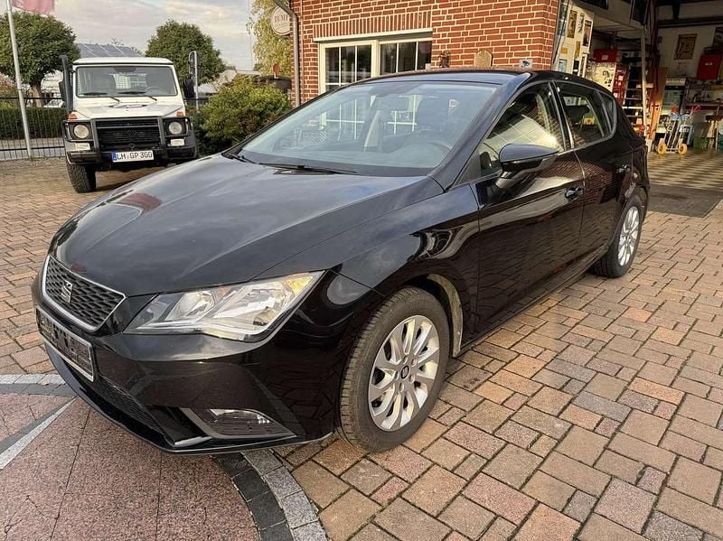 Mitternachtsschwarz Gebraucht 2015 Seat Leon Style Kleinwagen | 6.900 € (Superpreis) - Bild 1/4