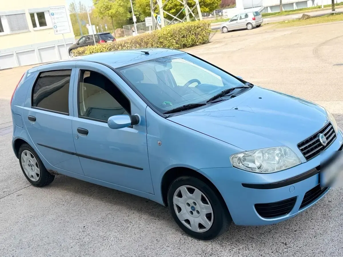 Usata Fiat Punto 71 CV (52 kW) 2005 Blu Utilitaria
