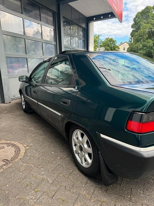Grün Gebraucht 1993 Citroën Xantia Limousine | 3.500 € - Bild 1/4