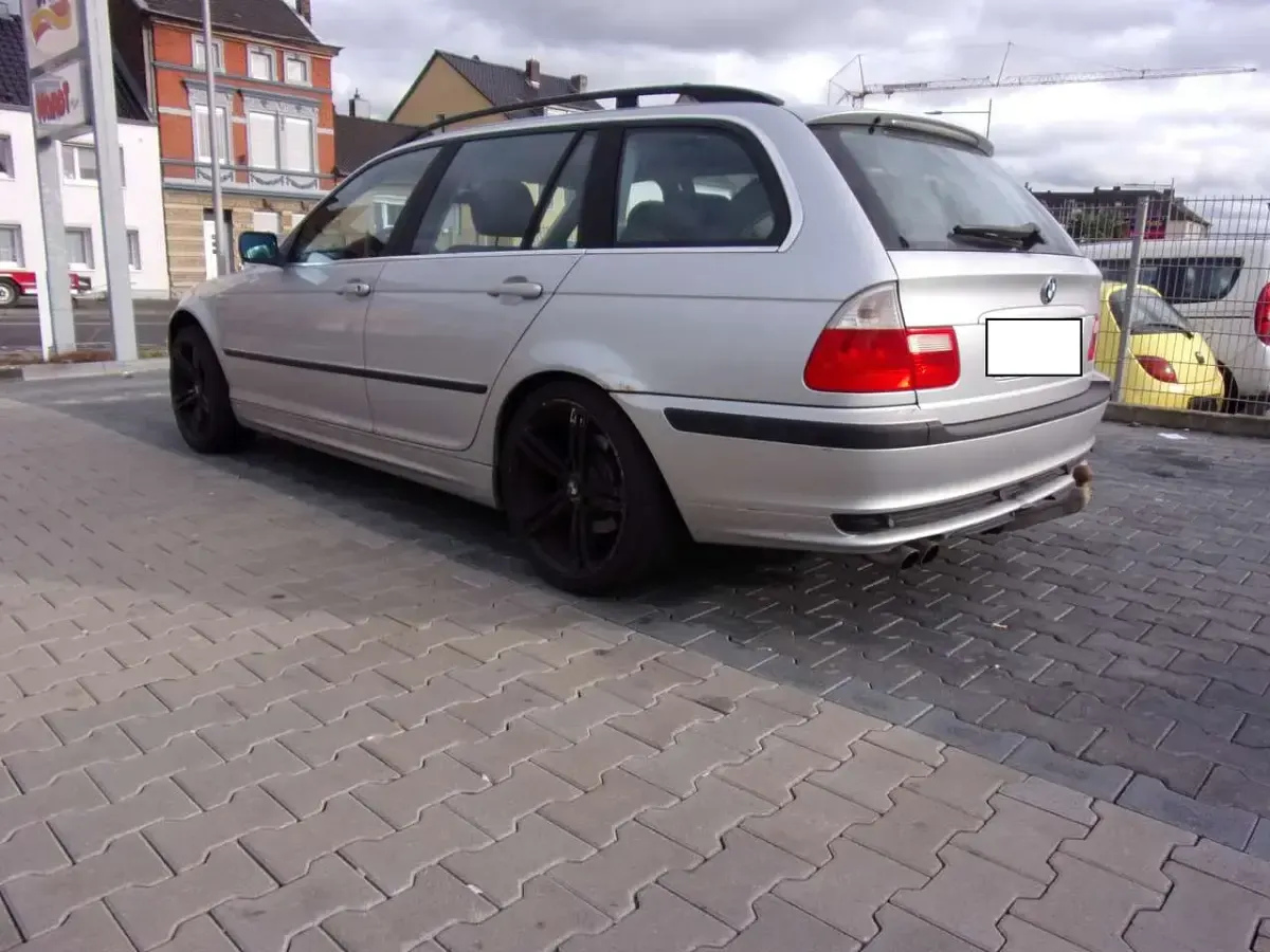 Gebraucht BMW 325 192 PS (141 kW) 2002 Silber Kombi