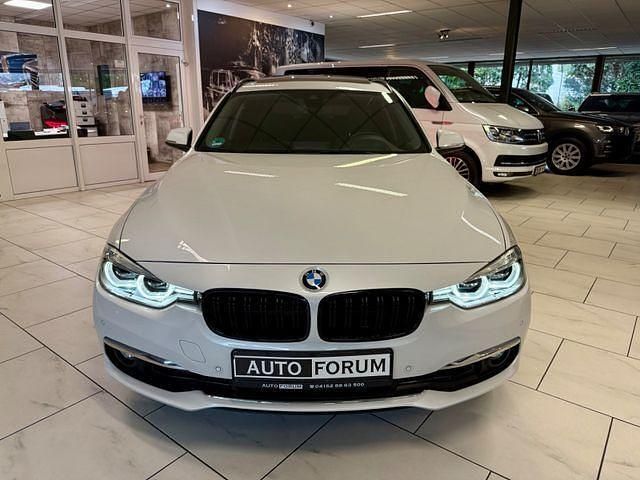 Gebraucht BMW 330 Luxury Line 252 PS (185 kW) 2018 Mineralweiss Kombi