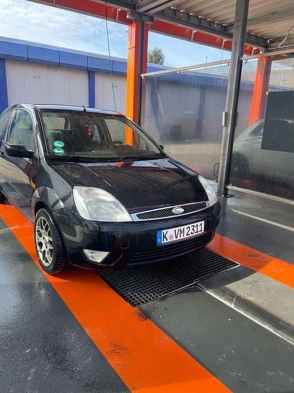 Gebraucht Ford Fiesta Trend 101 PS (74 kW) 2004 Blau Kleinwagen