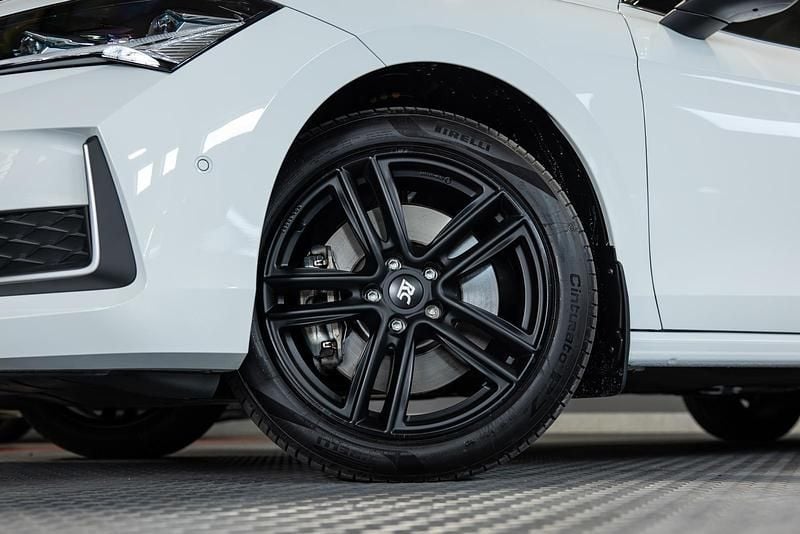 Gebraucht Skoda Superb Selection 193 PS (141 kW) 2024 Purity weiss Kombi