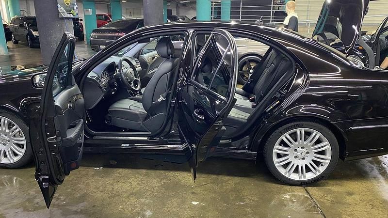 Schwarz Gebraucht 2008 Mercedes 320 Limousine | 9.999 € - Bild 1/4