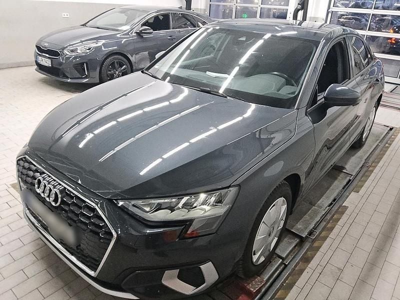 Gebraucht Audi A3 Advanced Plus 116 PS (85 kW) 2022 Grau Limousine