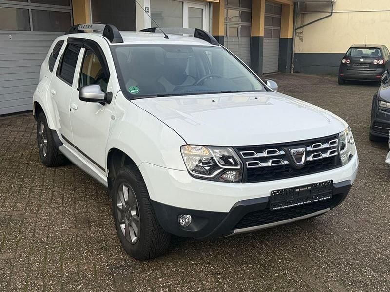 Gletscherweiss Gebraucht 2018 Dacia Duster Celebration SUV | 8.999 € (Guter Preis) - Bild 1/4