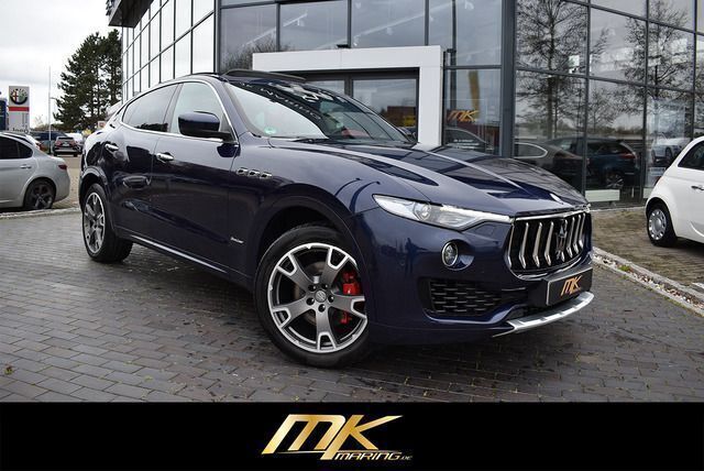 Blau (metallic) Gebraucht 2017 Maserati Levante GranLusso SUV | 49.990 € - Bild 1/4
