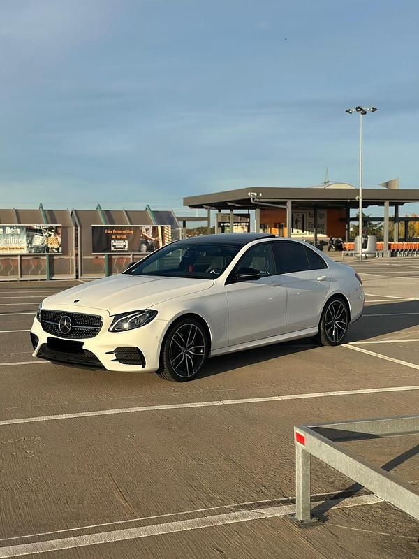 Weiß Gebraucht 2018 Mercedes E53 AMG AMG Limousine | 39.990 € (Fairer Preis) - Bild 1/4