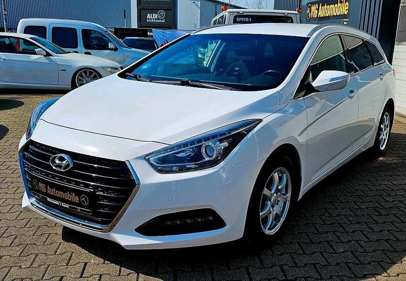Gebraucht Hyundai i40 Trend 141 PS (103 kW) 2016 Weiß Kombi