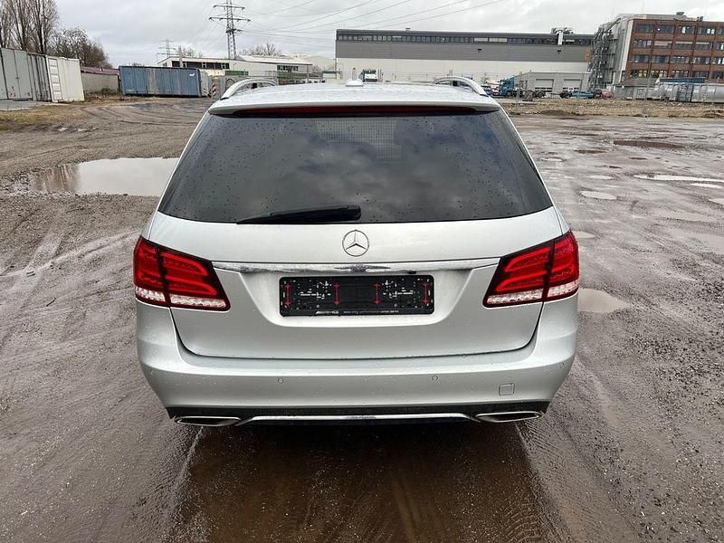 Gebraucht Mercedes E300 Avantgarde 231 PS (169 kW) 2013 Silber Kombi