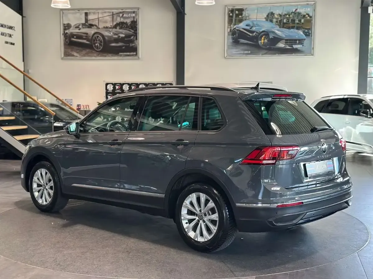 Gebraucht VW Tiguan S 195 PS (143 kW) 2021 Grau SUV