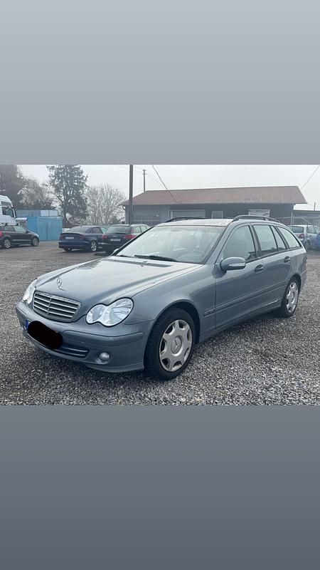 Gebraucht Mercedes C180 143 PS (105 kW) 2005 Blau Kombi