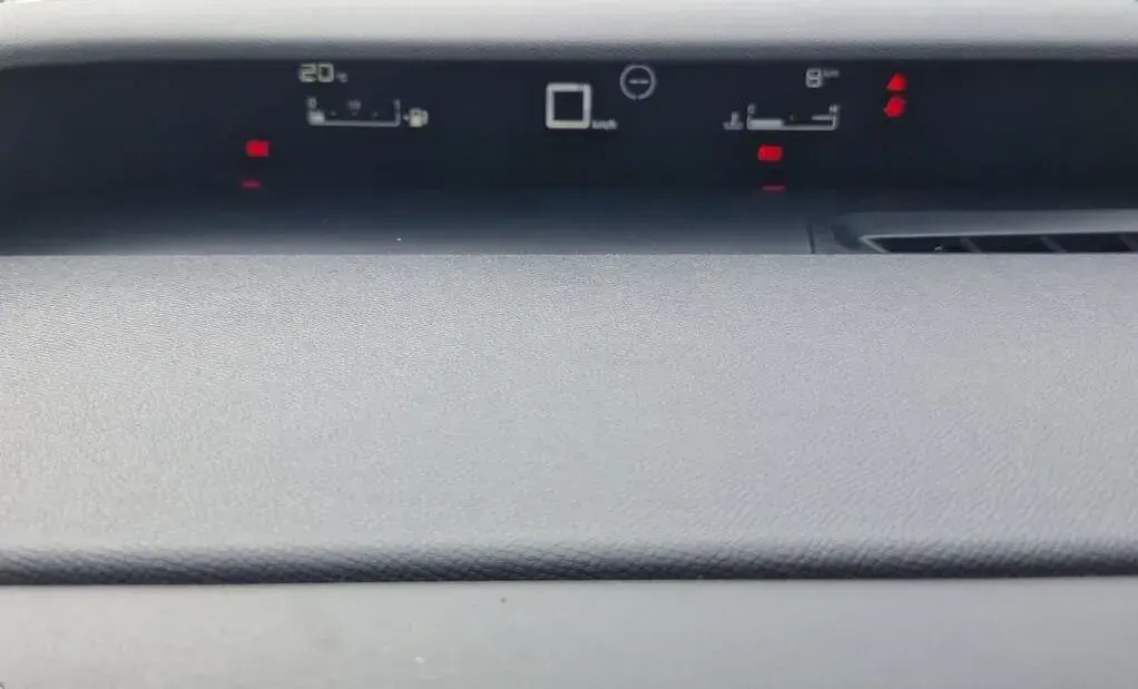 Neu Citroën C3 101 PS (74 kW) 2025 Grau metallic SUV